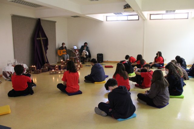 WEB NSDC 2022 - Semana Santa - Adoración a la Cruz5