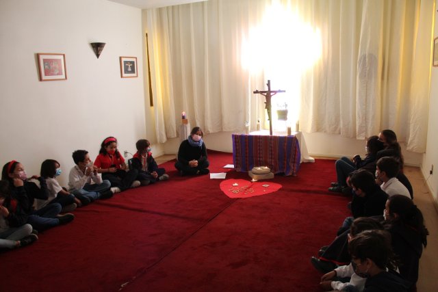 WEB NSDC 2022 - Semana Santa - Adoración a la Cruz6