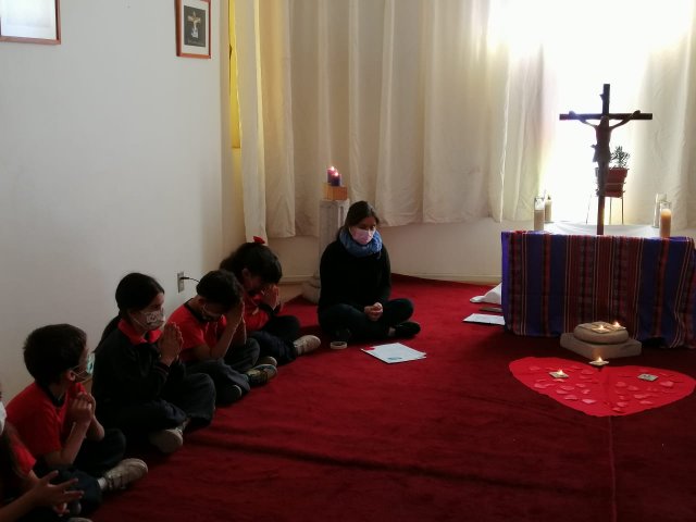 WEB NSDC 2022 - Semana Santa - Adoración a la Cruz8