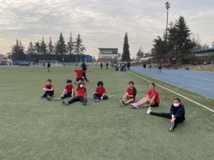 Equipo Infantil elongando