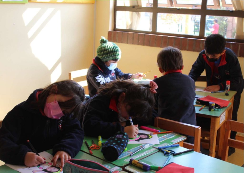 Superhéroe al cuidado del agua.