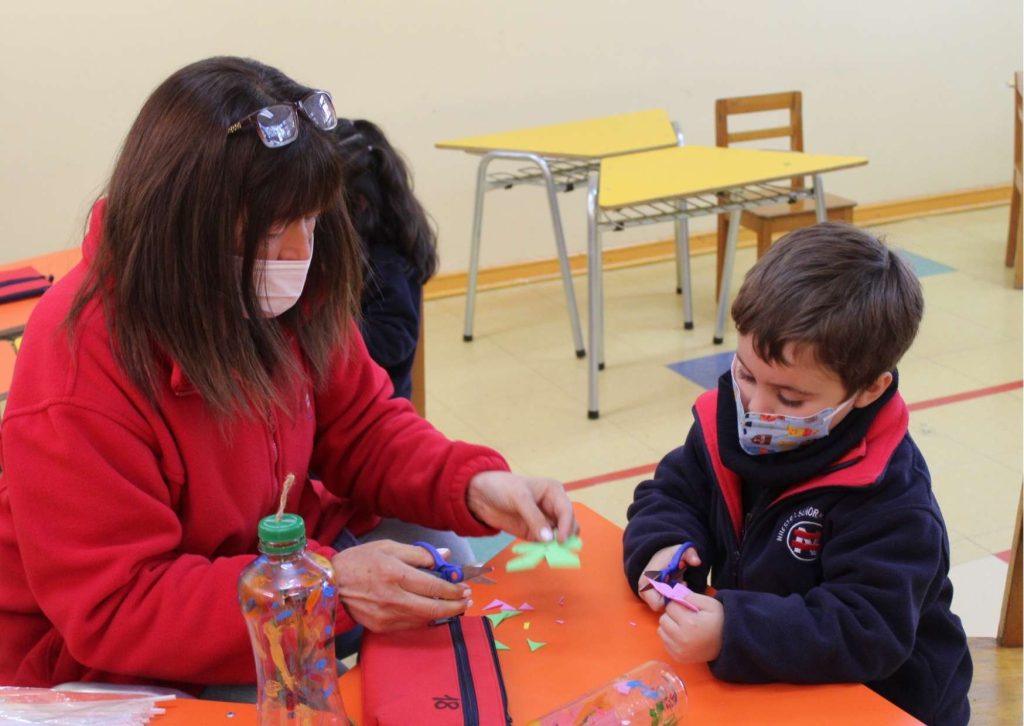 Construcción de bebederos para picaflor.