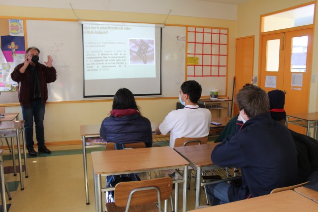 Medio ambiente, la constitución y el derecho de agua