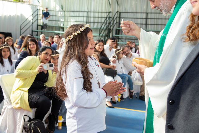 WEB NSDC 2022 - Primeras Comuniones en los 4° Básicos10