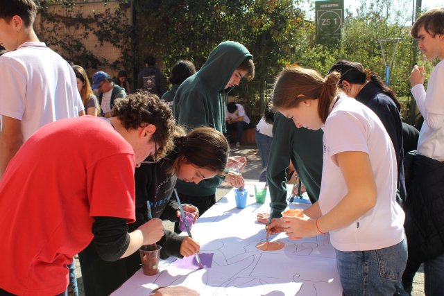 10 (2)WEB NSDC 2023 - III y IV Medios - Actividad con lienzos - Reflexión de jóvenes sobre nuestra sociedad