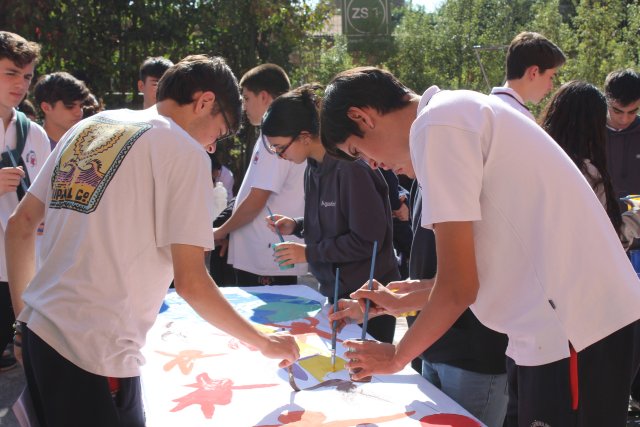 7 (3)WEB NSDC 2023 - III y IV Medios - Actividad con lienzos - Reflexión de jóvenes sobre nuestra sociedad