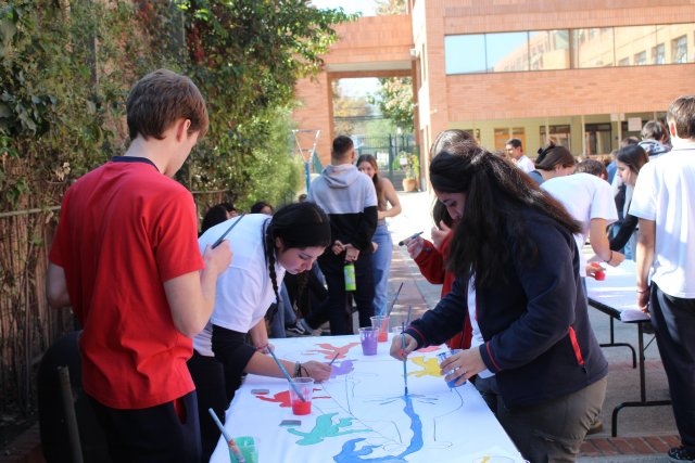 9 (2)WEB NSDC 2023 - III y IV Medios - Actividad con lienzos - Reflexión de jóvenes sobre nuestra sociedad