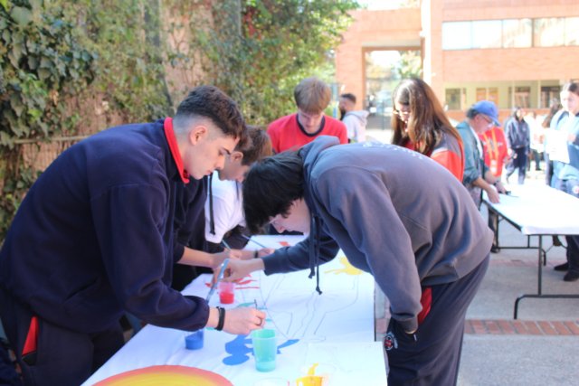 9WEB NSDC 2023 - III y IV Medios - Actividad con lienzos - Reflexión de jóvenes sobre nuestra sociedad