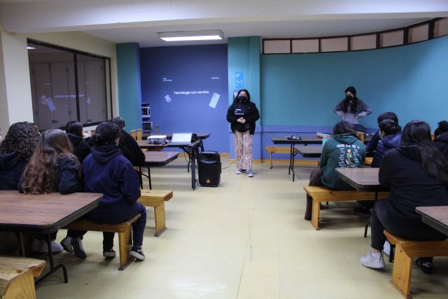 WEB NSDC 2023 - Concurso Departamento de Ciencias - Taller Solve for Tomorrow en II Medios - 04