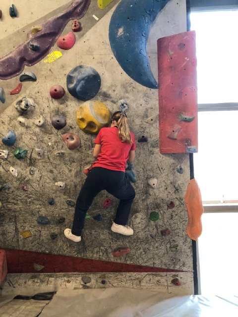 WEB NSDC 2023 - Jornada de escalada en gimnasio El Muro - III y IV Medios - Electivo Montañismo y escalada10
