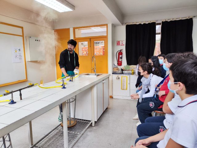 WEB NSDC 2023 - 4° Básico A - 4° Básicos en el laboratorio La Materia - 03