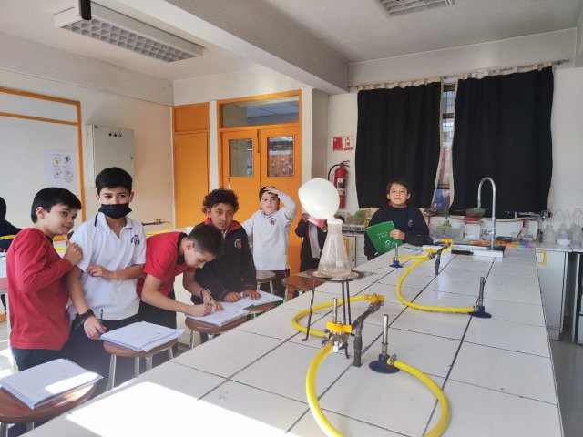 WEB NSDC 2023 - 4° Básico A - 4° Básicos en el laboratorio La Materia - 05