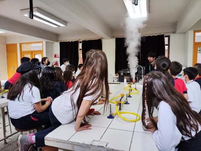 WEB NSDC 2023 - 4° Básico A - 4° Básicos en el laboratorio La Materia - 09