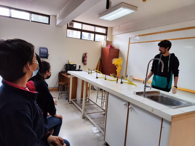 WEB NSDC 2023 - 4° Básico A - 4° Básicos en el laboratorio La Materia - 10