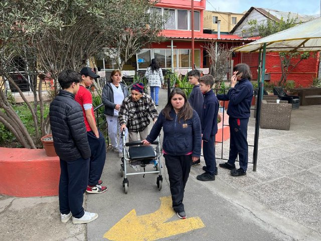 WEB NSDC 2023 - Tiempo Ignaciano - Visita de los 8° Básicos a la Villa de Padre Hurtado - Día de la Solidaridad - 13