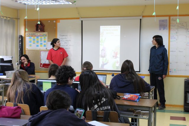 NSDC 2024 - II Medios crean cómics en su clase de Educación Tecnológica