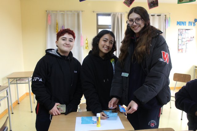 Actividad: crear imagen con materiales reciclados